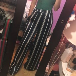 Flowy Wide Leg Satin Pants!🖤